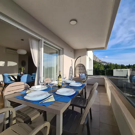 Mariposa 83m2 New With Garage Apartamento Makarska